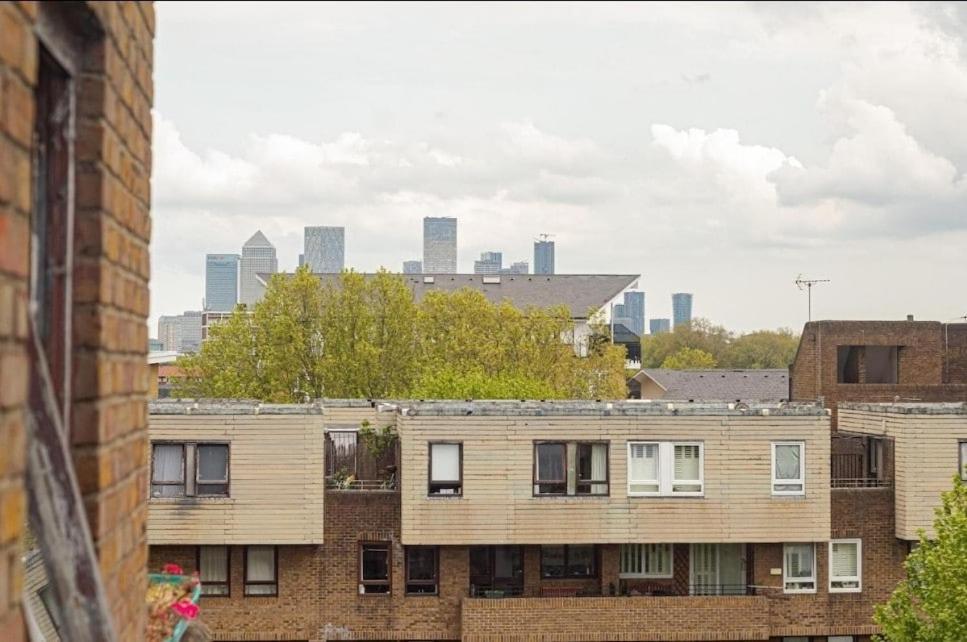 Amazing Marina-Overlooking 1Bed Londra Dış mekan fotoğraf